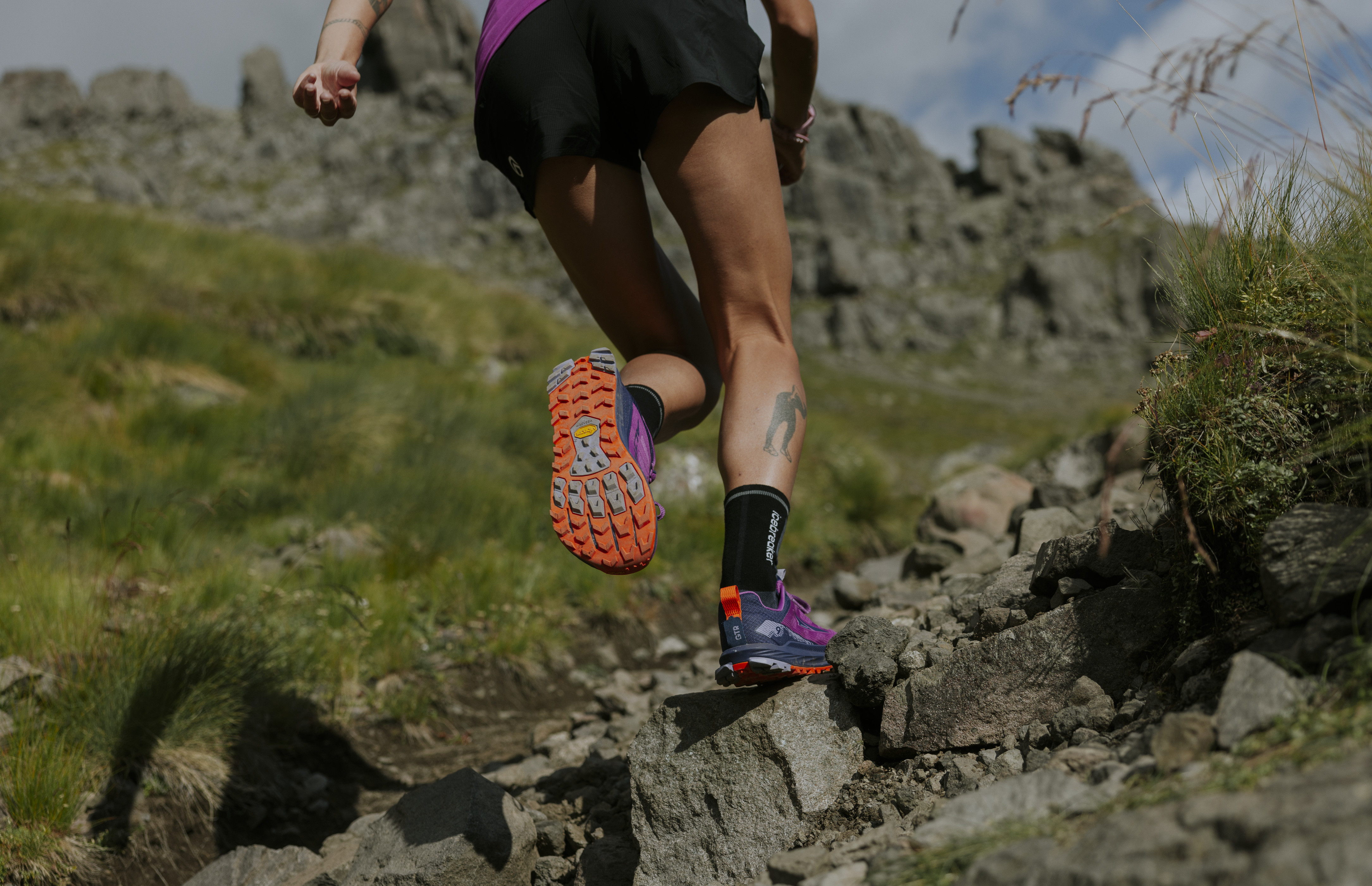 S25_LonePeak9Plus_Womens_AL0A85RH580_-5