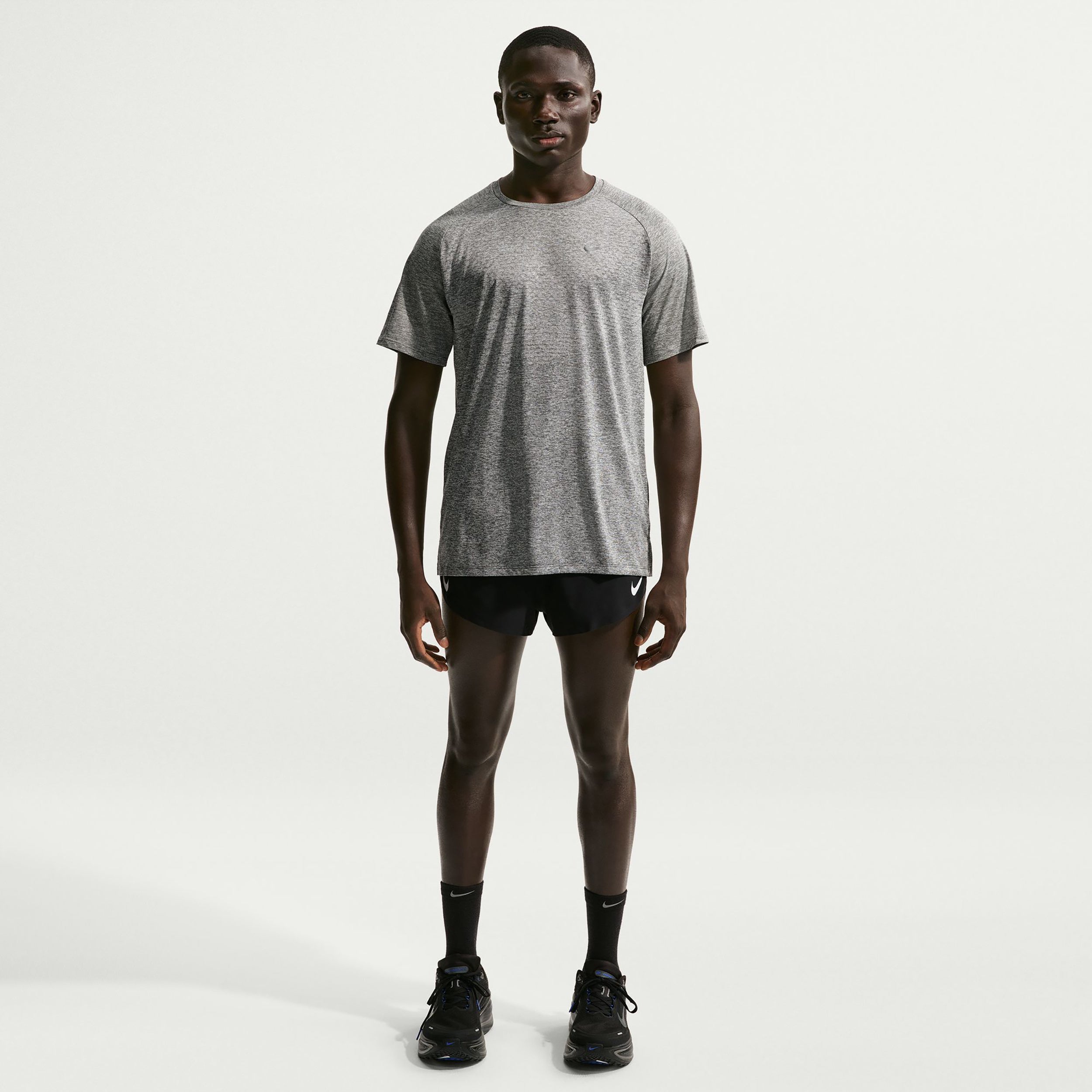 Nike Stride  Laufshirt Herren - grau, silber