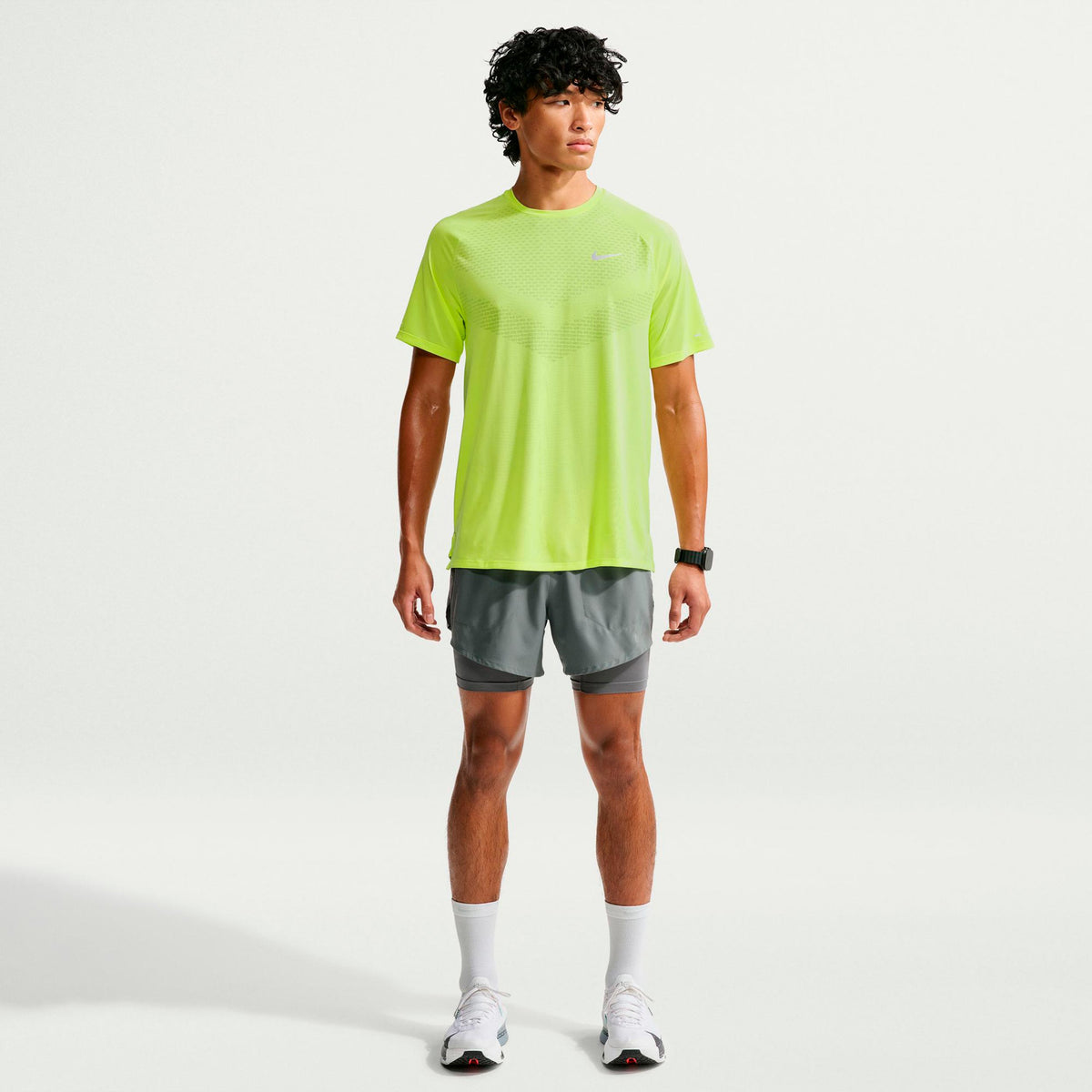 Nike Stride  Laufshirt Herren - zitronengelb, silber