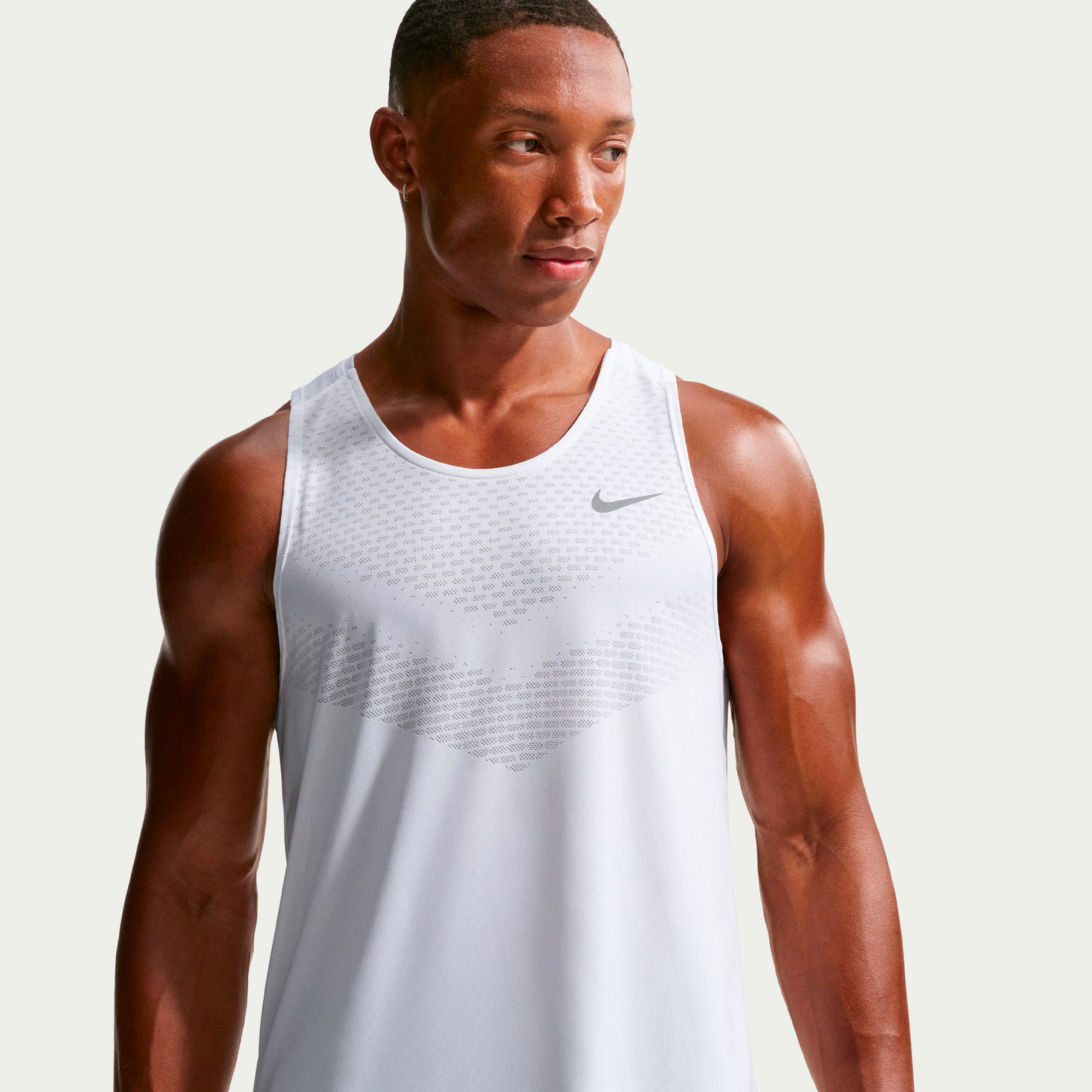 Nike Stride Laufshirt Herren - weiß, silber