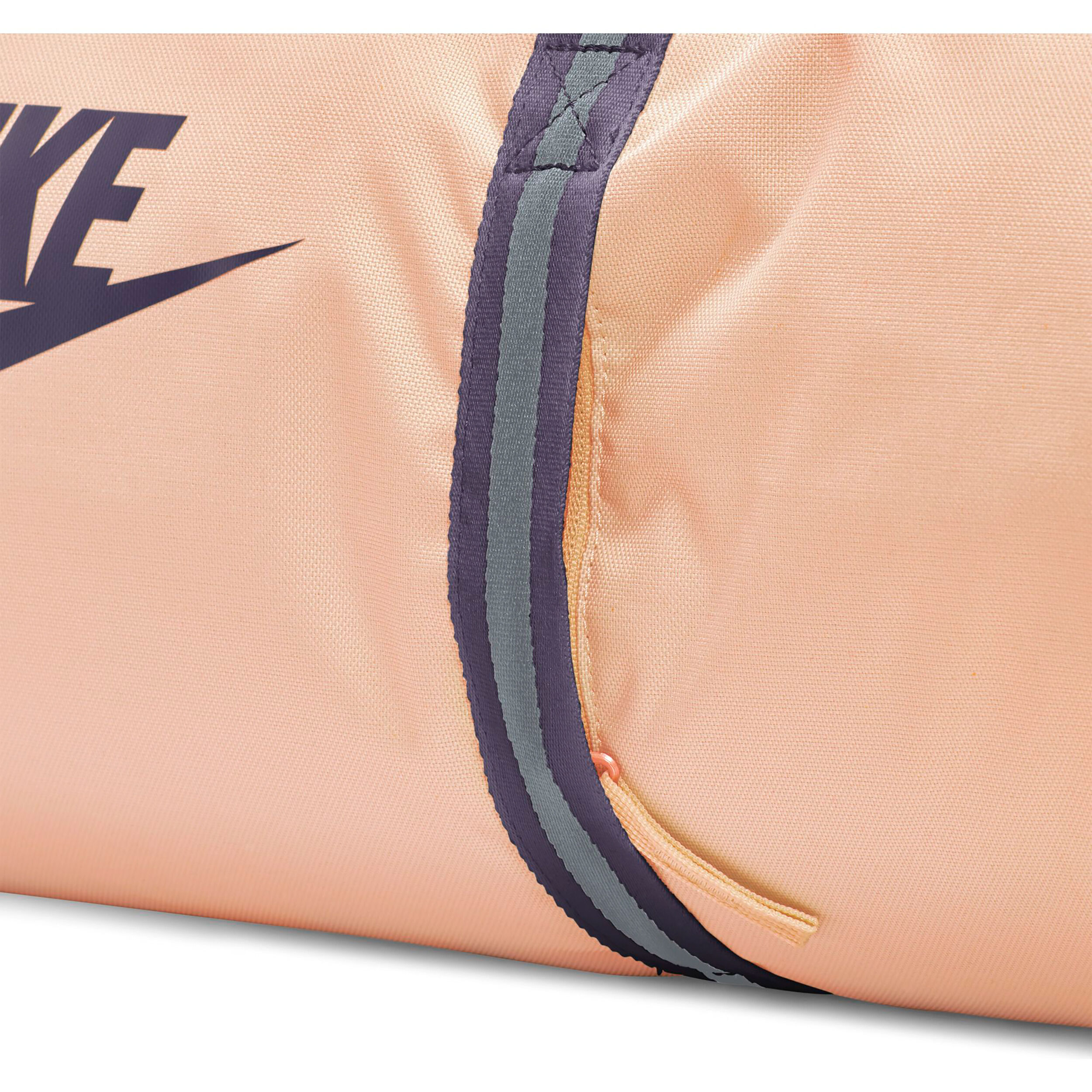 Nike heritage duffel bag pink top