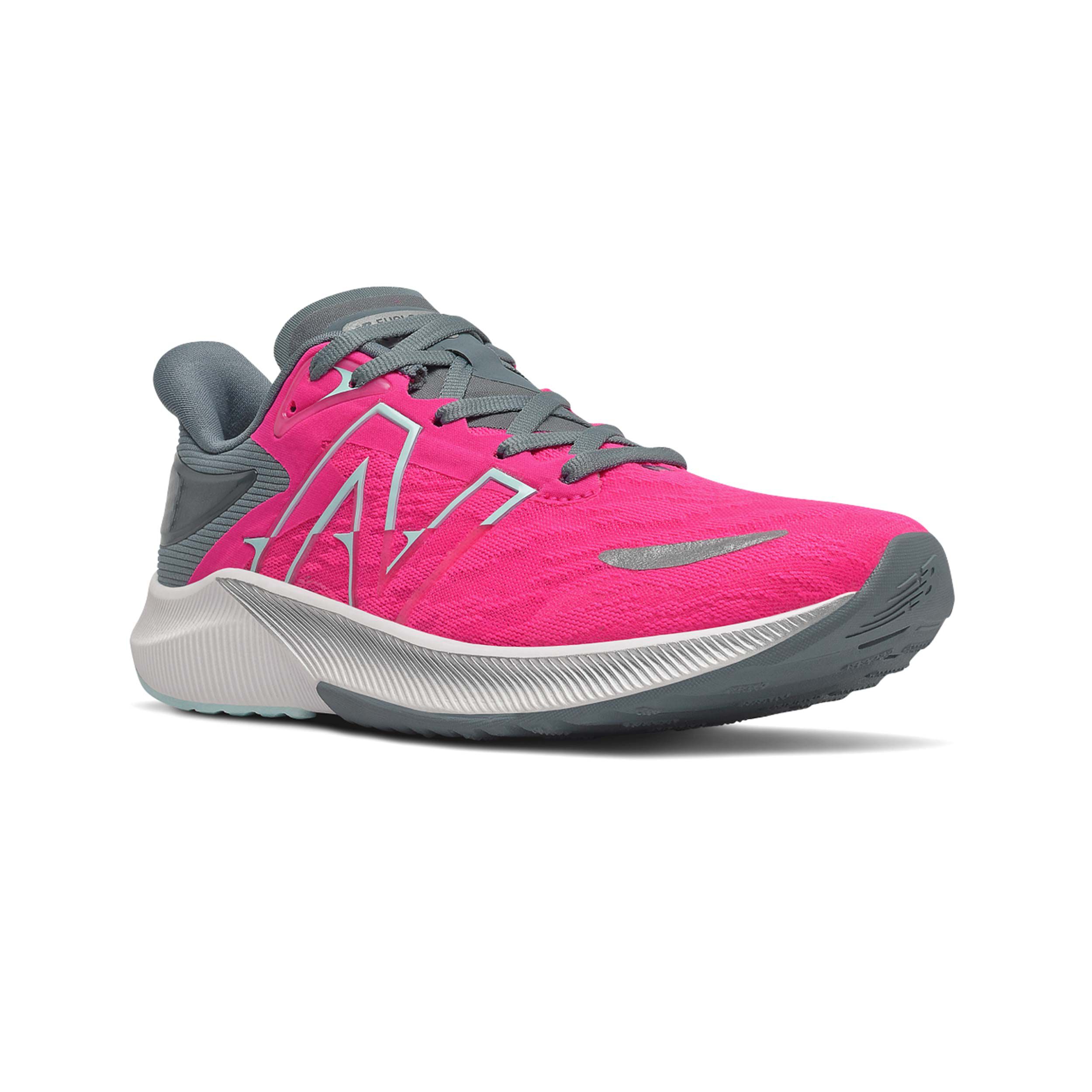Hot pink hotsell new balance shoes